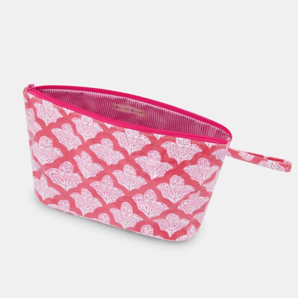 NWT Roller Rabbit Jemina Toiletry Case